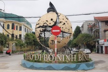 Phố đi bộ sầm uất ở Ninh Bình rơi cảnh "chết lâm sàng"