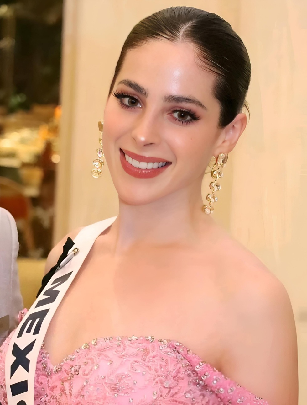 Tân Hoa hậu Hoàn vũ: Từ trẻ khó đọc đến mỹ nhân đẹp nhất hành tinh - 5