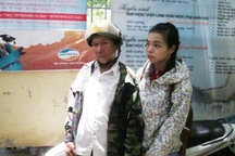 Chở cháu đi thi không dám ở lại vì nghèo