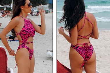 Chloe Goodman khoe thân hình chuẩn từng centimet