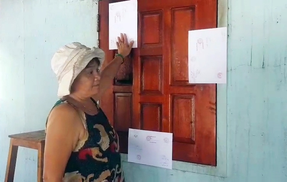 Bố mẹ và 2 con bỏng nặng trong căn nhà cháy, nghi bị phóng hỏa - 3