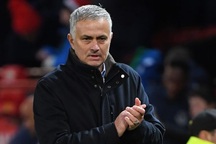 HLV Mourinho: “Một số cầu thủ MU có quá nhiều quyền lực”