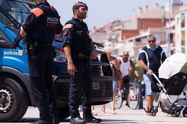 Cảnh sát Tây Ban Nha một mình diệt 4 nghi phạm khủng bố