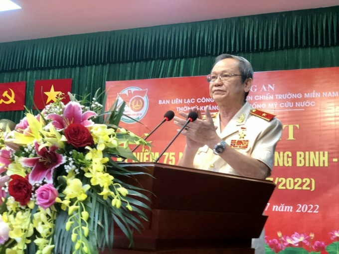 Thiếu tướng, Anh hùng lực lượng vũ trang nhân Đào Trọng Hùng, Phó Ban liên lạc cán bộ Công an chi viện chiến trường miền Nam phát biểu tại buổi lễ.