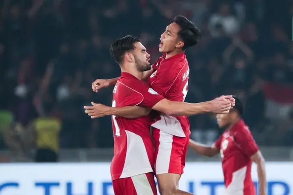 គ្រូបង្វឹក U23 ឥណ្ឌូណេស៊ី ជួបរឿងអាម៉ាស់មួយ ជំនួយការនិយាយចំៗអំពីក្រុម U23 វៀតណាម - 2 HLV U23 Indonesia gặp sự cố khó đỡ, trợ lý nói thẳng về U23 Việt Nam - 2