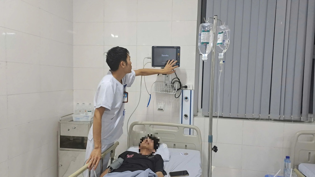 40 học sinh, sinh viên ở Lào Cai nhập viện vì nôn, tiêu chảy - 1 40 học sinh, sinh viên ở Lào Cai nhập viện vì nôn, tiêu chảy - 1