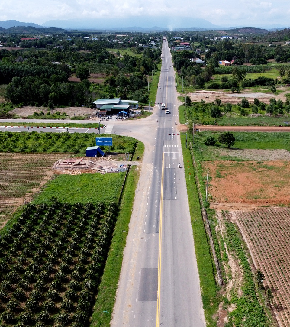 Hàng loạt “thiếu sót” tại tuyến đường 60 tỷ Sở Giao thông làm chủ đầu tư - 1 Hàng loạt “thiếu sót” tại tuyến đường 60 tỷ Sở Giao thông làm chủ đầu tư - 1