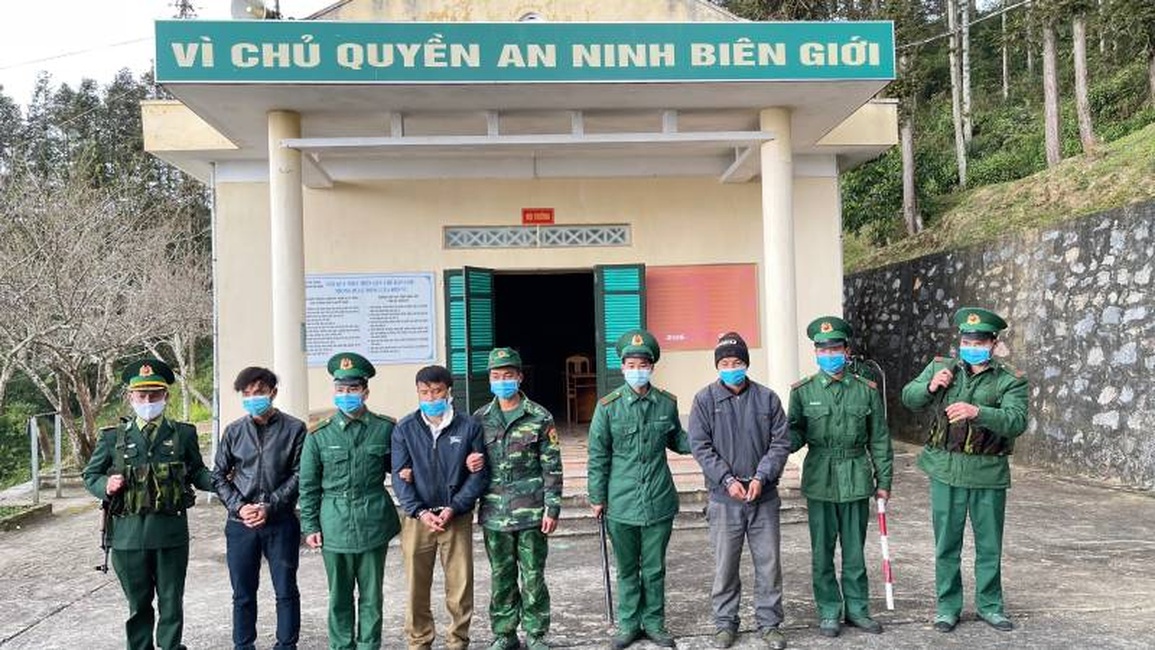 Đặc nhiệm biên phòng mật phục phá đường dây buôn bán người qua biên giới - 1 Đặc nhiệm biên phòng mật phục phá đường dây buôn bán người qua biên giới - 1