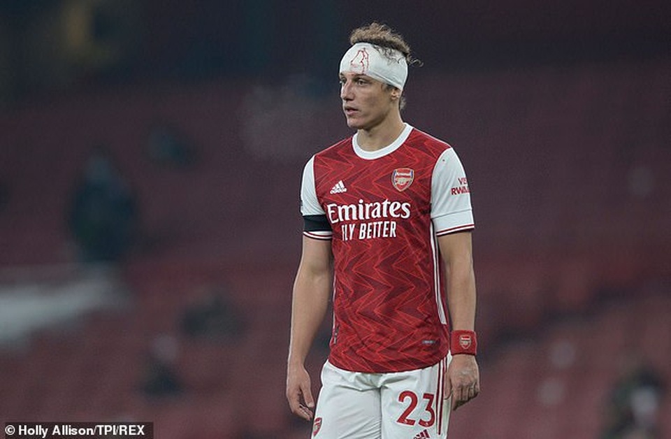Tranh cãi nảy lửa ngôi sao Arsenal phải thi đấu sau pha va chạm kinh hoàng - 5 Tranh cãi nảy lửa ngôi sao Arsenal phải thi đấu sau pha va chạm kinh hoàng - 5