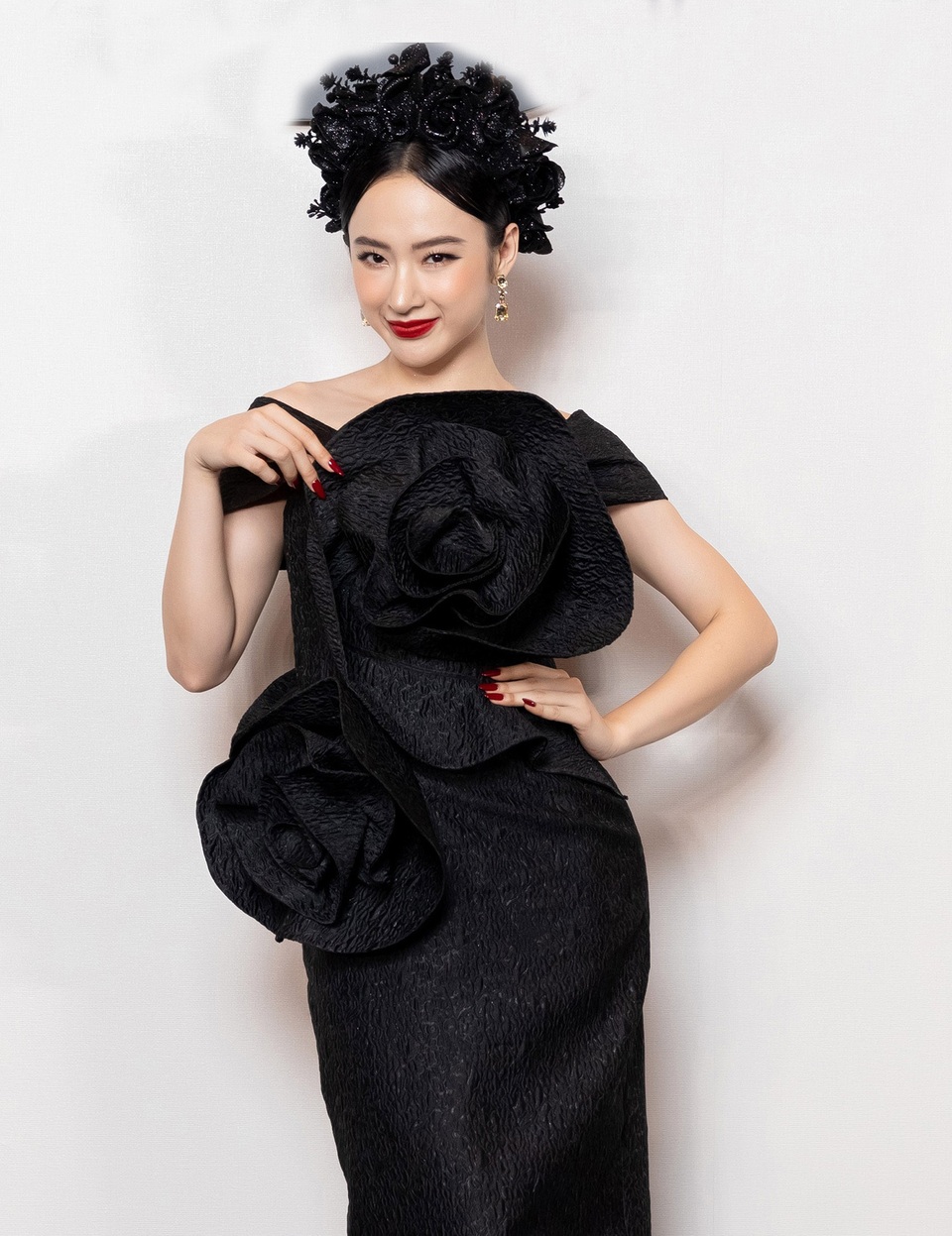 Angela Phương Trinh bất ngờ tái xuất, hứa hẹn sẽ quay lại showbiz - 3 Angela Phương Trinh bất ngờ tái xuất, hứa hẹn sẽ quay lại showbiz - 3