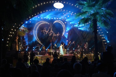 Bằng Kiều, Thu Phương đầy cảm xúc trong đêm nhạc "Hãy yêu nhau đi" do Phạm Hoàng Giang đạo diễn