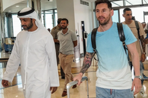 Messi có mặt tại UAE, sẵn sàng chinh phục World Cup 2022