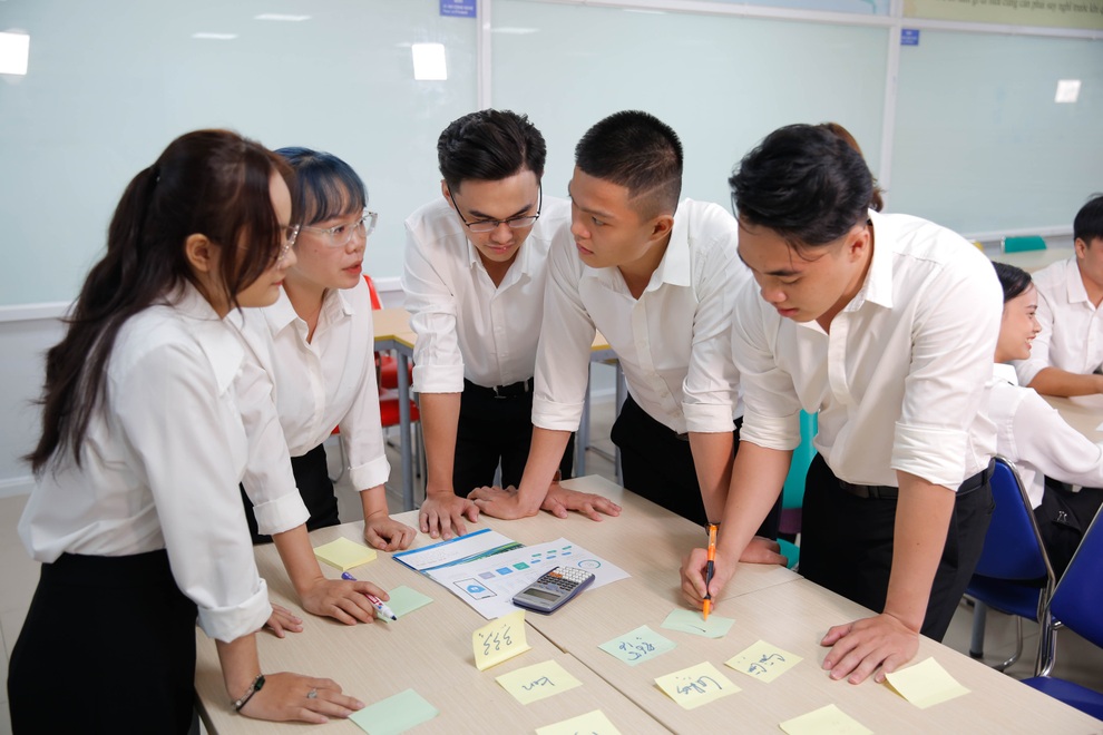 Lúc khủng hoảng, doanh nghiệp lo nhân viên dứt áo ra đi - 3 Lúc khủng hoảng, doanh nghiệp lo nhân viên dứt áo ra đi - 3