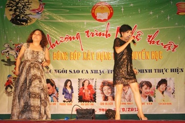 Nồng nhiệt đêm Trung thu cùng các "sao" ca nhạc gây quỹ Khuyến học