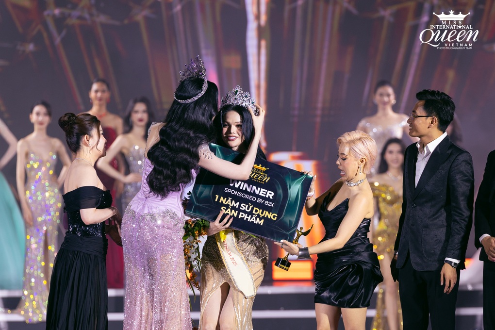 Huấn luyện viên thể hình đăng quang Hoa hậu Chuyển giới Việt Nam - 1 Huấn luyện viên thể hình đăng quang Hoa hậu Chuyển giới Việt Nam - 1