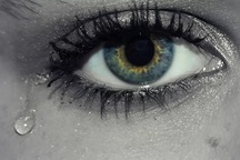 Virus corona có thể bị lây qua nước mắt hay không?