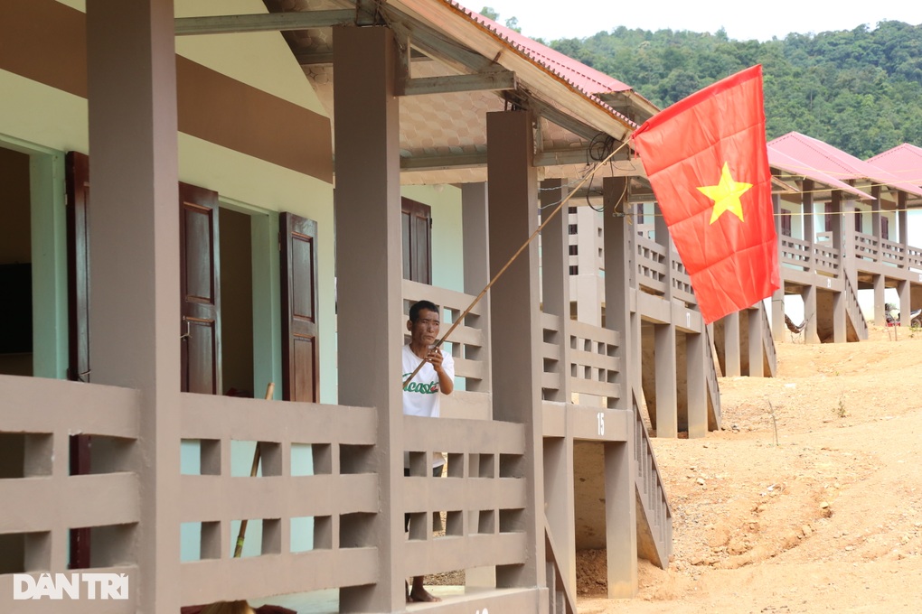 56 hộ dân đón Tết đặc biệt ở làng mới giữa đại ngàn Trường Sơn - 2 56 hộ dân đón Tết đặc biệt ở làng mới giữa đại ngàn Trường Sơn - 2