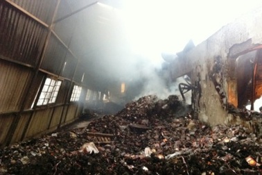 Cháy lớn, 2.000m2 xưởng sản xuất giấy vàng mã thành tro