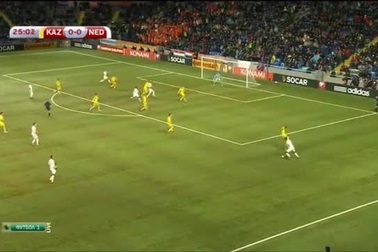 Thắng Kazakhstan, Hà Lan vẫn đứng sau Thổ Nhĩ Kì