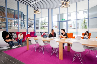 Du học Úc: Học bổng 4000 AUD tại Insearch: UTS - Đại học công nghệ Sydney