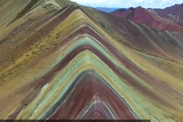 Ngọn núi bảy sắc cầu vồng khiến cộng đồng phượt phát cuồng