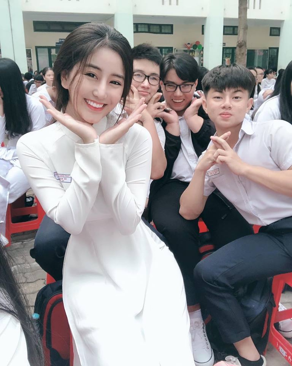 Vóc dáng nảy nở và vòng eo siêu thực của hot girl sở hữu follower khủng - 3 Vóc dáng nảy nở và vòng eo siêu thực của hot girl sở hữu follower khủng - 3