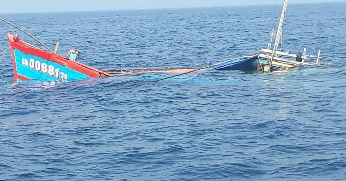 Gần 150 tàu câu mực “mất tích” từ 6 giờ đến 10 ngày