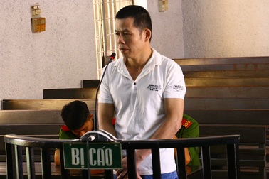 Hiếp dâm con gái 7 tuổi của “vợ hờ”