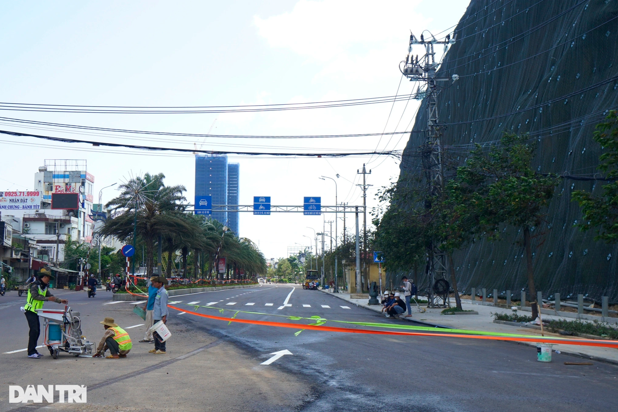 Thông xe toàn bộ cửa ngõ Quy Nhơn sau 2 năm rào chắn khắc phục sạt lở núi - 5