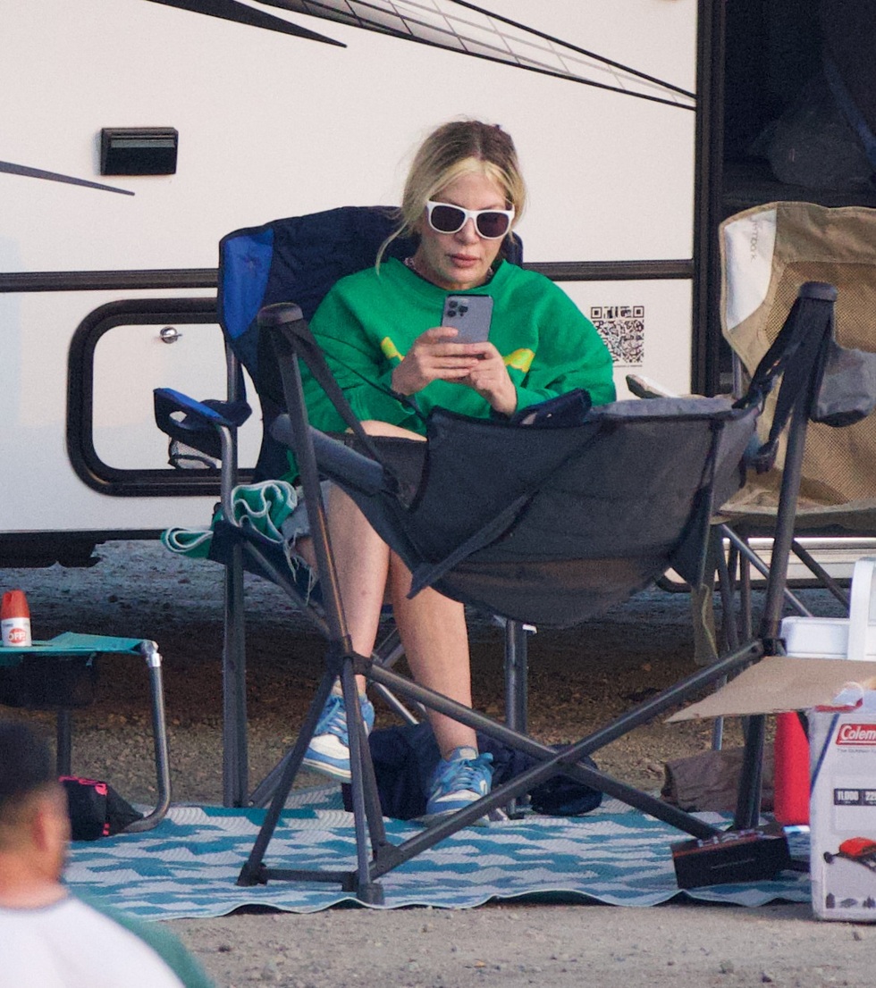 Vì đâu nữ diễn viên con nhà triệu phú phải sống cảnh vô gia cư cùng 5 con? - 4