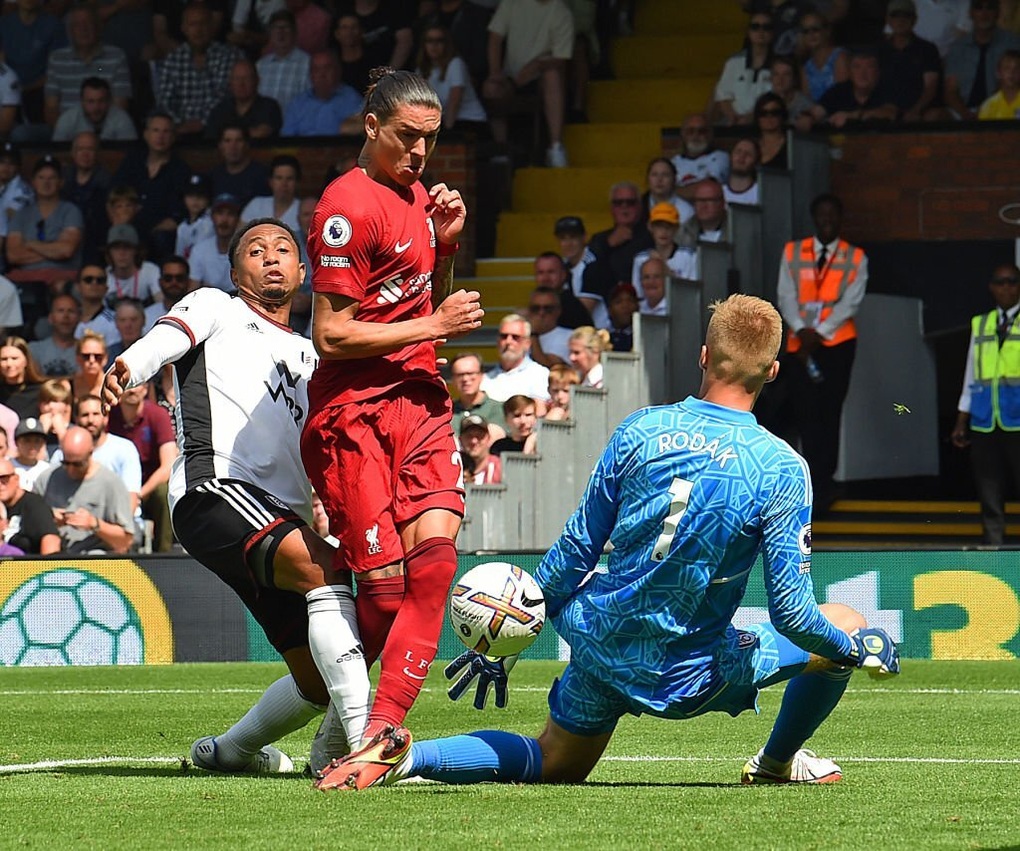 Chelsea và Tottenham chiến thắng, Liverpool vất vả kiếm một điểm - 2 Chelsea và Tottenham chiến thắng, Liverpool vất vả kiếm một điểm - 2