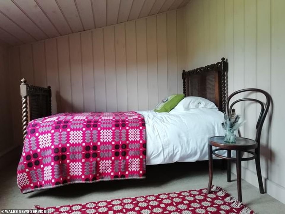 Mua nhà cũ tồi tàn, người phụ nữ không ngờ 20 năm sau tăng giá hơn 7000 lần - 8 Mua nhà cũ tồi tàn, người phụ nữ không ngờ 20 năm sau tăng giá hơn 7000 lần - 8