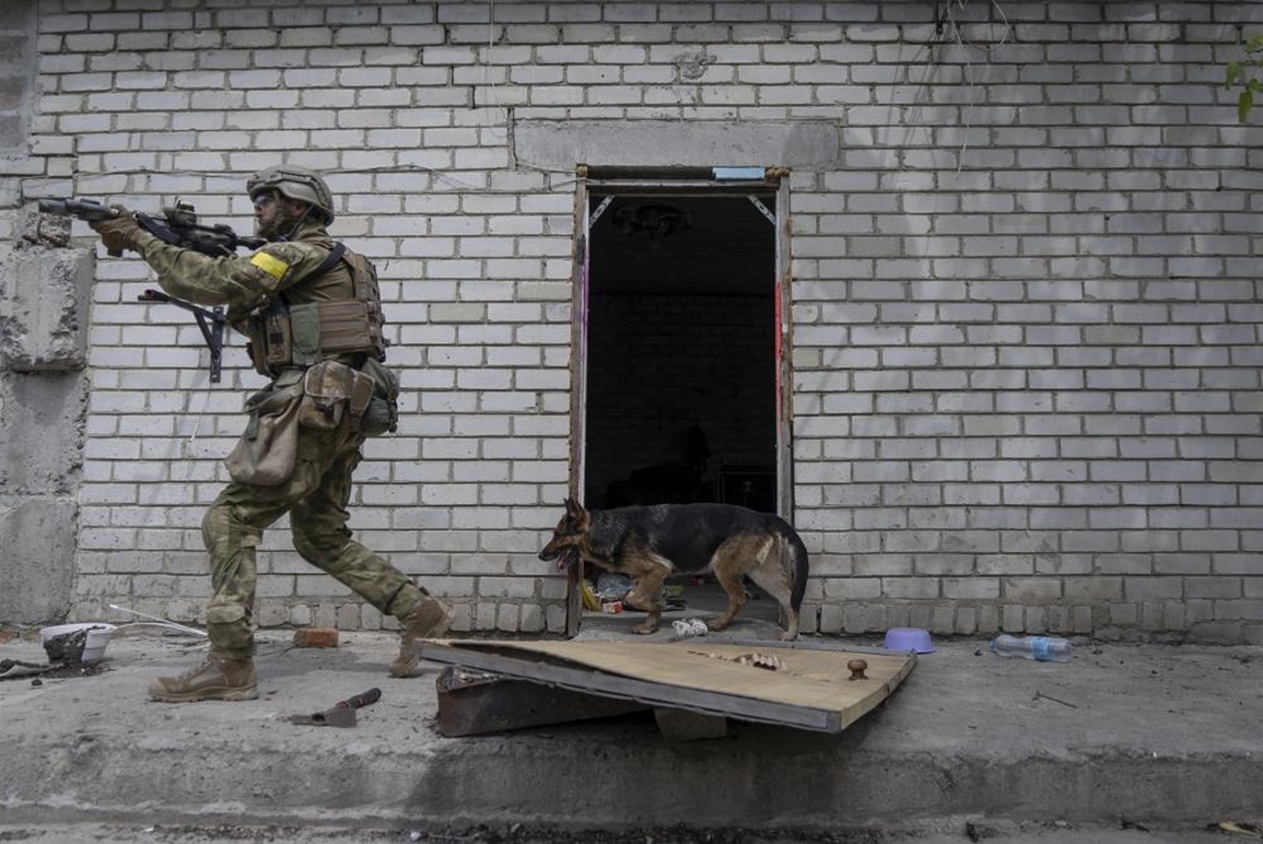Ukraine: Nga đang rút quân khỏi Kharkov, dồn hỏa lực vào Donbass - 1 Ukraine: Nga đang rút quân khỏi Kharkov, dồn hỏa lực vào Donbass - 1