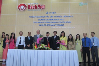Lễ ký kết thỏa thuận hợp tác giữa Trường Cao đẳng Bách Việt và Viện Goethe