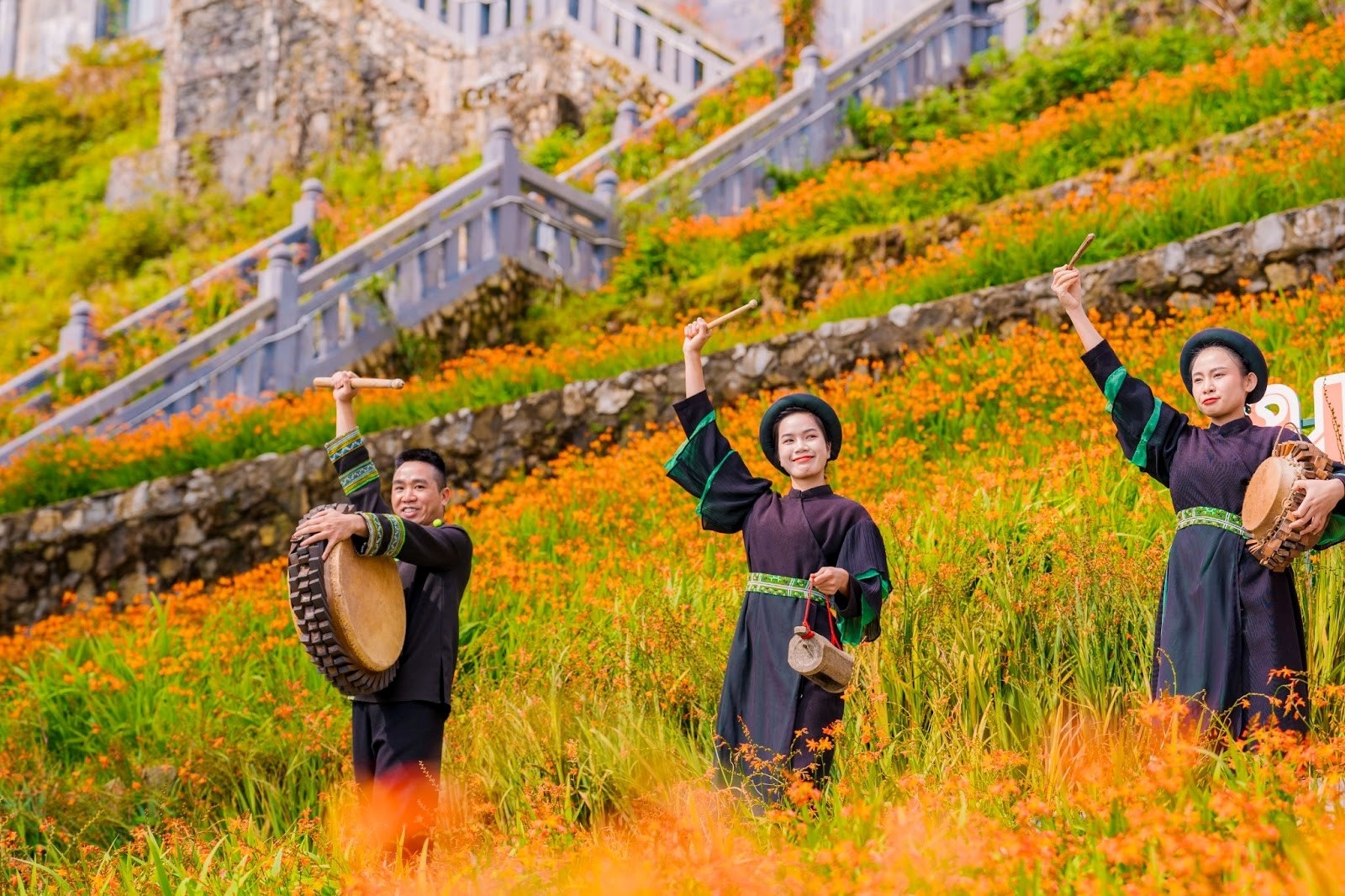 Fansipan több ezer turistát üdvözöl a 2024-es Rizsfesztiválon - 5 Fansipan đón hàng nghìn du khách đến vui chơi Lễ hội dơn thóc 2024 - 5