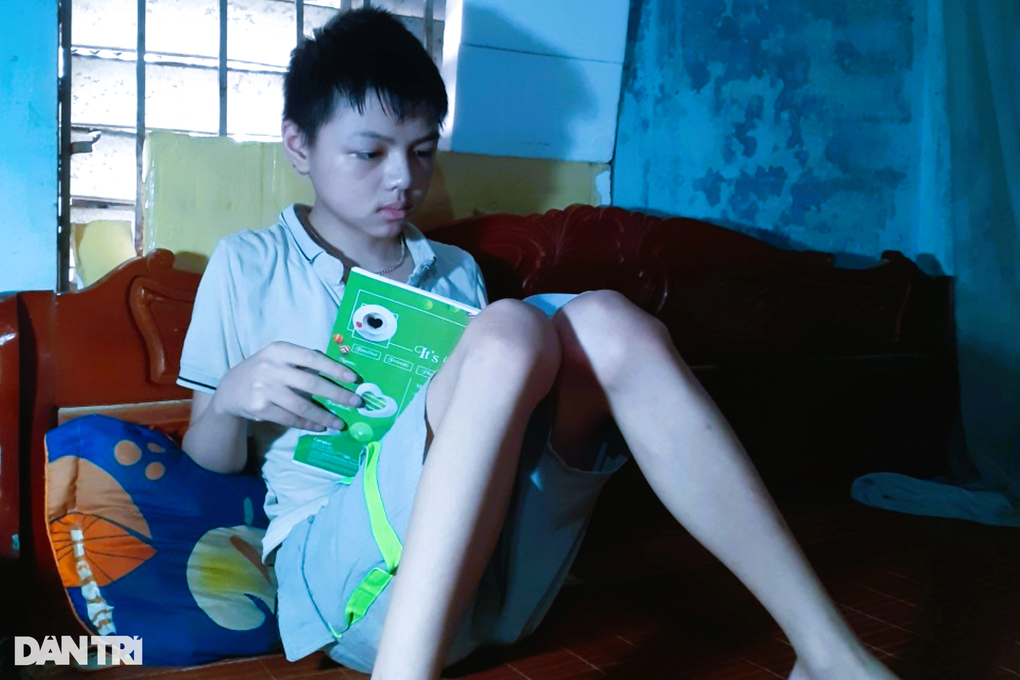 Rớt nước mắt hoàn cảnh bé trai 13 tuổi, 11 năm chiến đấu với ung thư - 5 Rớt nước mắt hoàn cảnh bé trai 13 tuổi, 11 năm chiến đấu với ung thư - 5