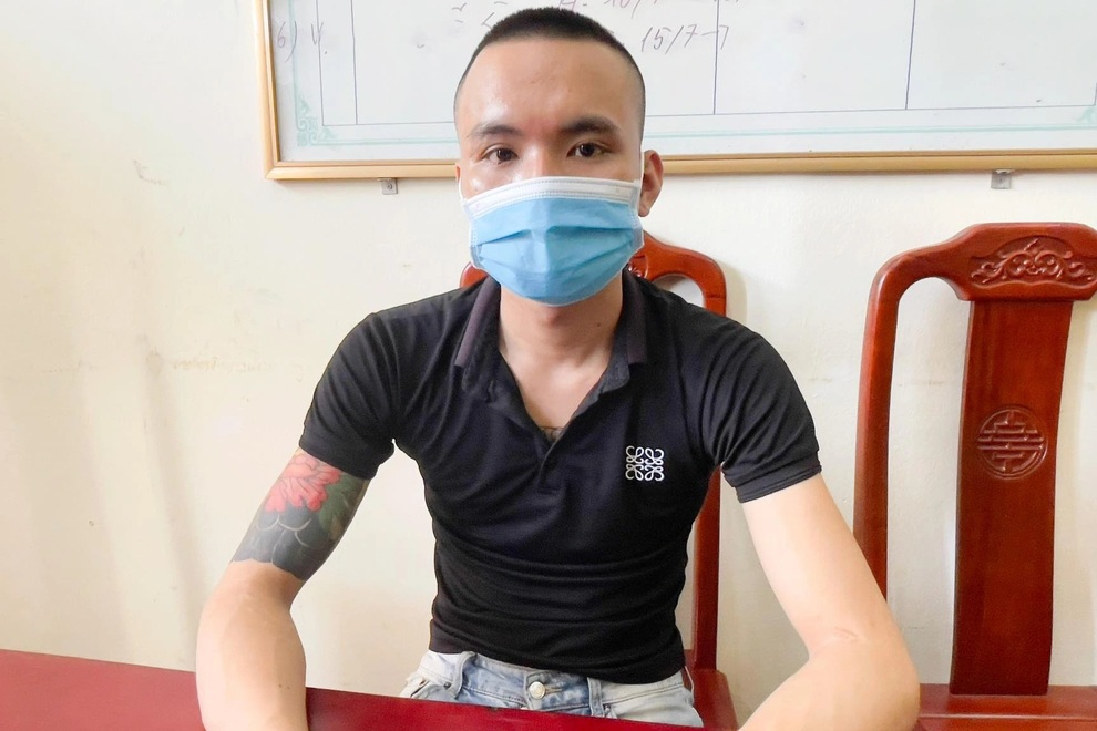 Chi 4 triệu đồng thuê người ném bom xăng dằn mặt công an - 2 Chi 4 triệu đồng thuê người ném bom xăng dằn mặt công an - 2