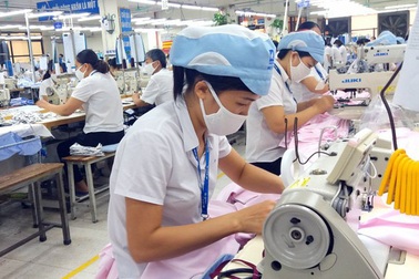 Làm bù vào Chủ nhật và ngày lễ, tính lương thế nào?