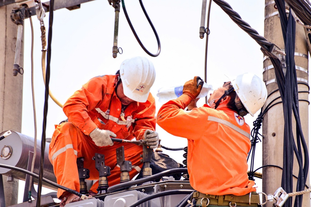 EVNCPC chủ động đảm bảo cung ứng điện mùa nắng nóng - 2