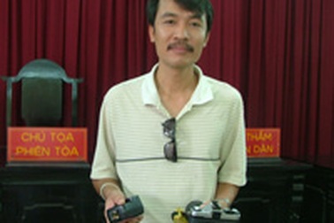 Luật sư tấn công phóng viên tại toà