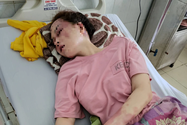 Một phụ nữ nghi bị cán bộ QLTT đánh đập nhiều giờ, lột quần áo quay clip