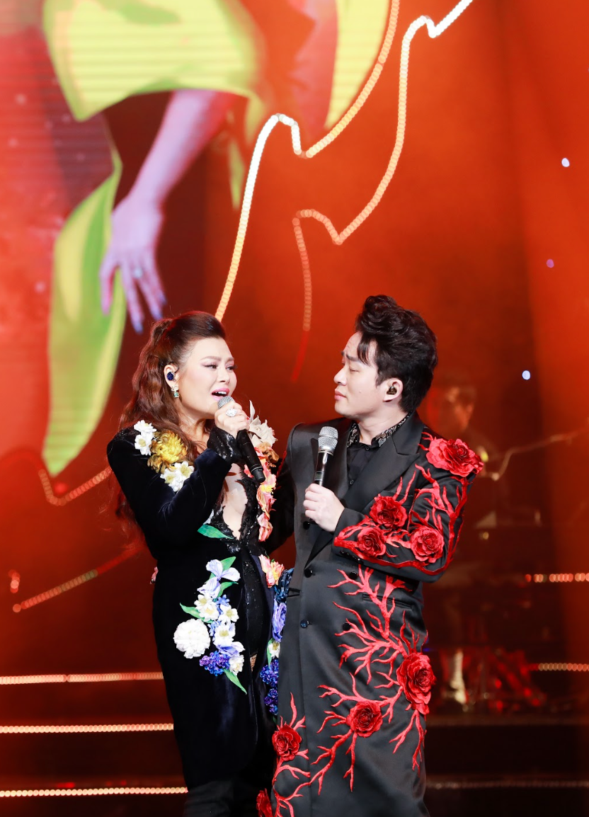 Tung Duong teme que o marido de Ngoc Anh 3A fique com ciúmes porque ele é carinhoso com sua superiora - 3 Tùng Dương sợ chồng Ngọc Anh 3A ghen vì tình tứ với đàn chị - 3