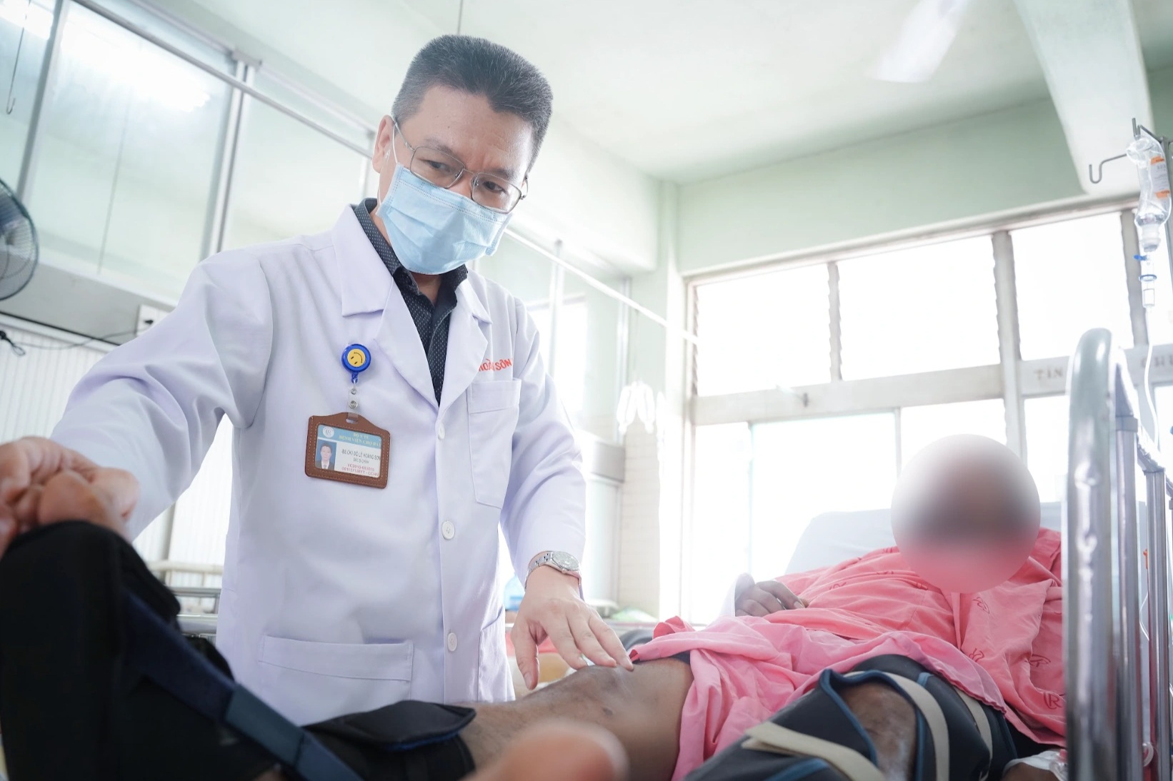 Cháy lớn sau tiếng nổ ở Cà Mau: 10 người thương vong, nhiều ca bỏng nặng - 1