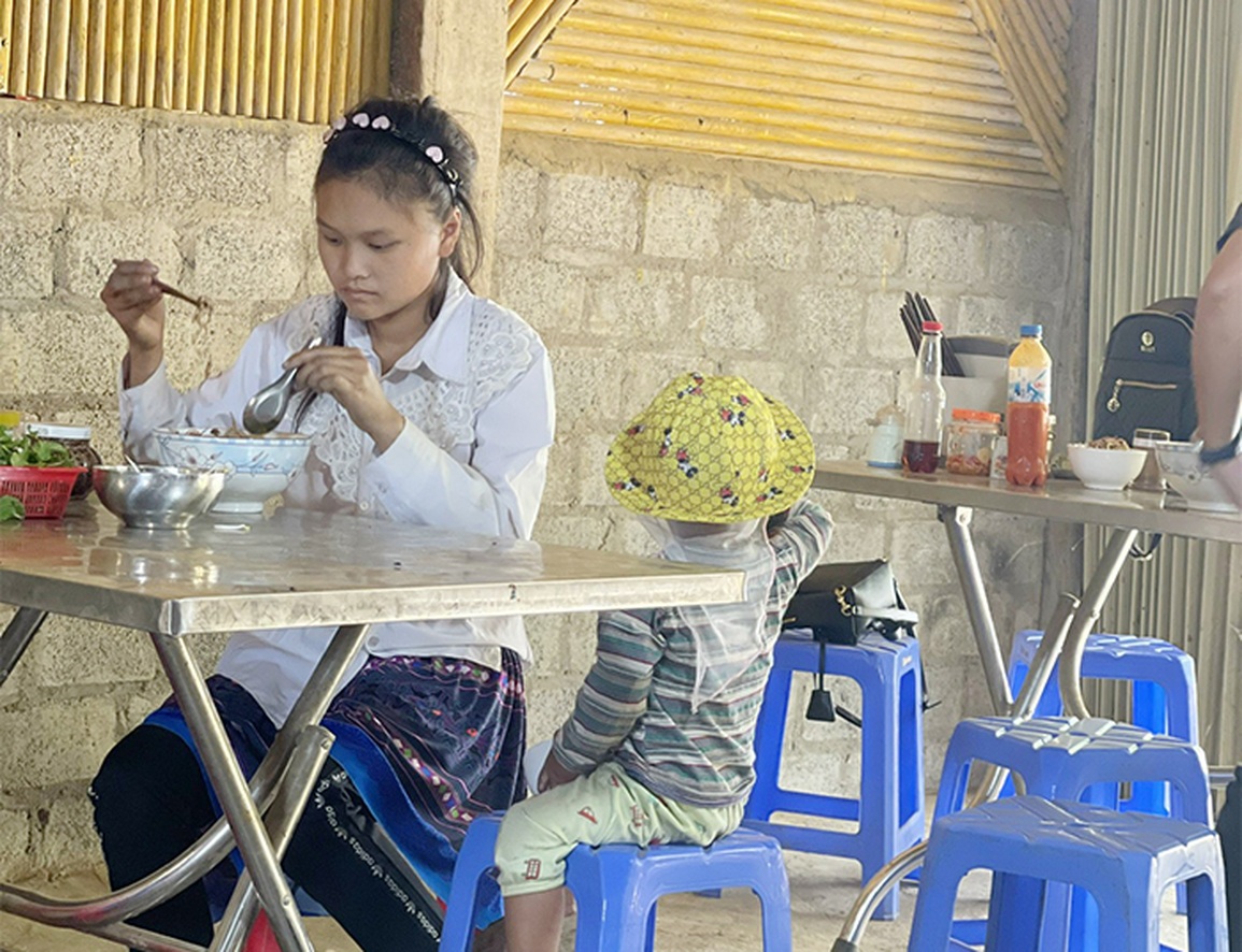 Lời ru buồn trên đỉnh non cao - 4 Lời ru buồn trên đỉnh non cao - 4