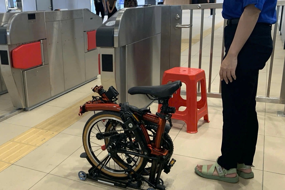 Cấm mang xe đạp gấp lên tàu Metro số 1 TPHCM có hợp lý? - 1 Cấm mang xe đạp gấp lên tàu Metro số 1 TPHCM có hợp lý? - 1
