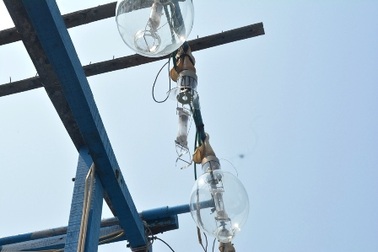 Ngư dân tố bị tàu Trung Quốc bắn bi sắt trên vùng biển Hoàng Sa