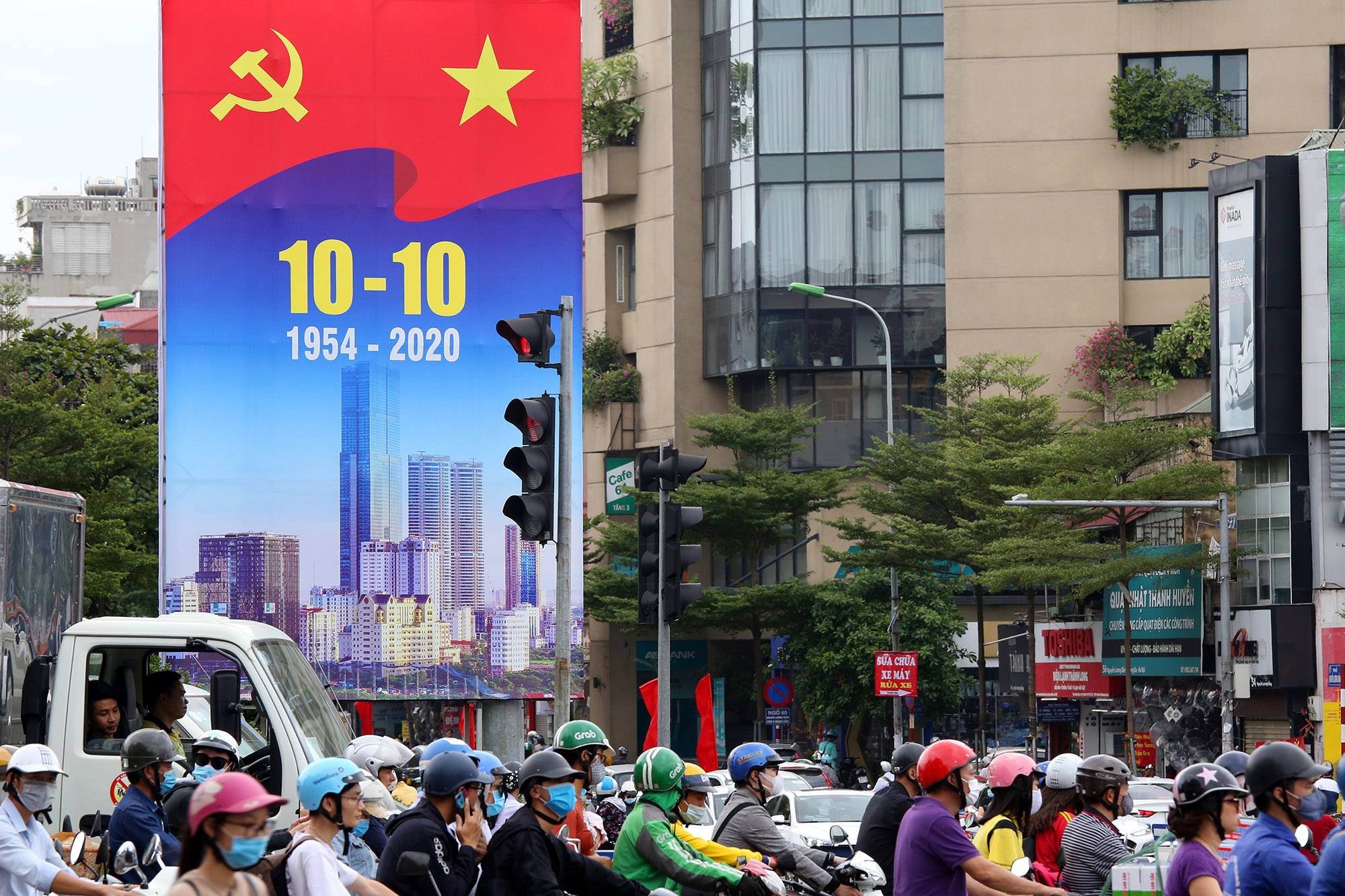 Hà Nội trang trí đường phố kỉ niệm 1010 năm Thăng Long - Hà Nội - 1 Hà Nội trang trí đường phố kỉ niệm 1010 năm Thăng Long - Hà Nội - 1