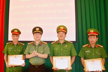 Khen thưởng các đơn vị phá nhanh vụ án chém người tại cây xăng đêm mồng 5 Tết