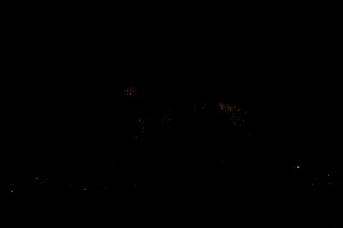 Đội Thụy Sĩ phác họa danh thắng Ngũ Hành Sơn trên bầu trời Đà Nẵng bằng pháo hoa