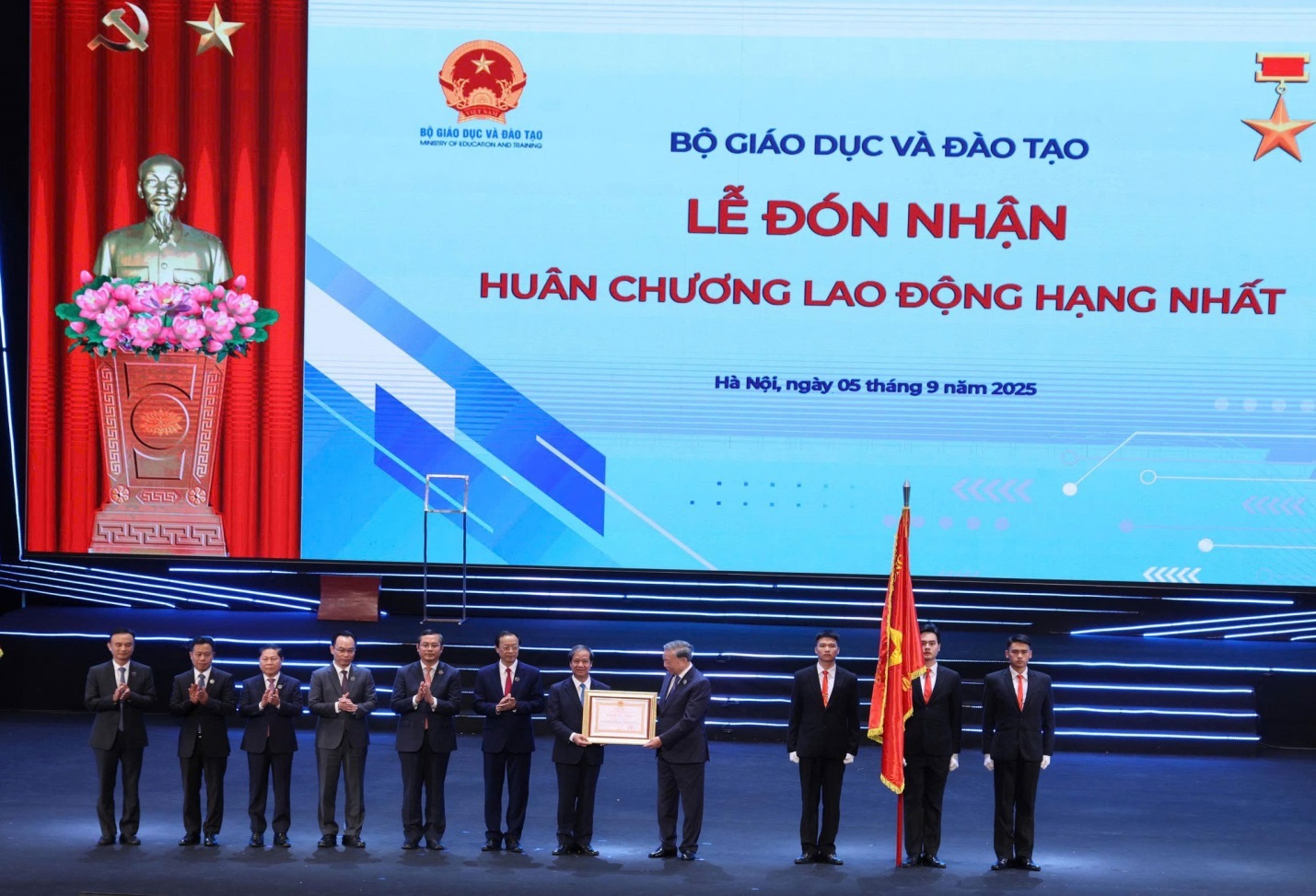 Lễ kỷ niệm 80 năm truyền thống ngành Giáo dục và khai giảng năm học 2025-2026 - 3